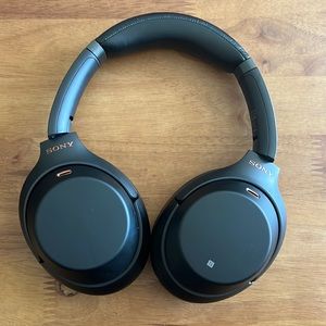 Used WH-1000XM3 Wireless Noise Cancelling Headphones